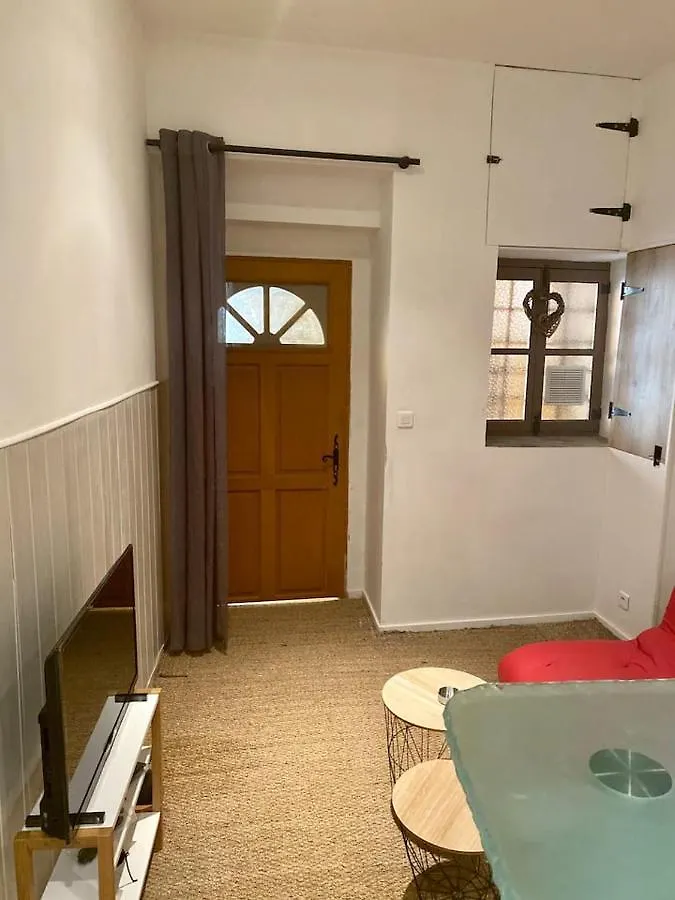 Appartement Entre Mer et Roches à Villefranche-sur-Mer 0*,